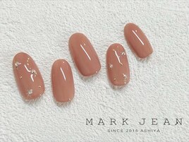 126. シンプル　ストーン ネイル