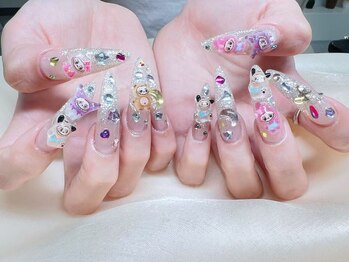 ランビューティー(ranビューティー)の写真/豊富に揃った小粒ダイヤで、指先きらめく。豪華な大粒ダイヤも映える、華麗&おしゃれなネイル♪