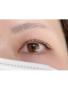 ナチュラル上品な目元にしたい