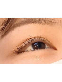 ナチュラル上品な目元にしたい