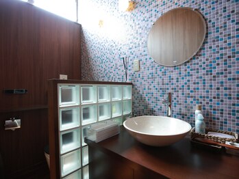 リフレッシュサロン ハチコ 金山店(Re'fresh Salon HACHIKO)/ｔoilet