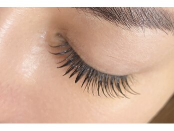 ビー 高宮店(Bee)の写真/【瞬間硬LEDエクステ導入】通常のエクステに比べもちがよく1.5から2倍の長持ち☆
