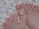 ロカネイル(ROKA NAIL)の写真/フットネイルで足元も可愛く☆カラー・デザイン豊富！ハンドと同時施術も可能◎[新大久保/東新宿]