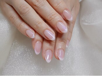 ふんわりフレンチネイル