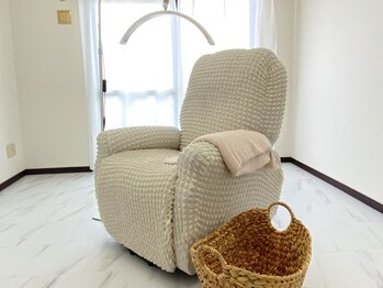 オーラ(Ola.)/個室/白基調の落ち着いた店内