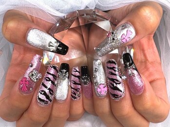 マイフェイヴ(Myfave)の写真/豊富なカラーとパーツでお客様一人一人に合ったデザインをご提案♪周りと差がつく指先を実現いたします！