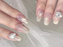 リッシュ トロワ(RICHE trois)/きらきらビジューネイル