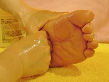 リフレッシュサロンの写真/疲れが溜まっている方におススメ♪【ほぐし+フット80分¥5000】肩こり冷え性腰痛に満足感と改善効果◎