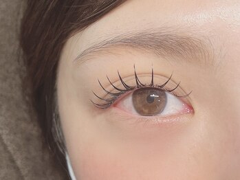 アース コアフュールボーテ 笛吹店(EARTH coiffure beaute)の写真/自然なカールと束感で、ふんわり愛されるモテ可愛な目元に仕上げます。