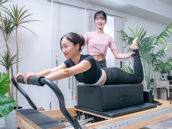 パーソナルマシンピラティス 恵比寿店の写真/ミリ単位で動かし<姿勢改善&しなやか美ボディメイク>パ-ソナルマシンピラティスで身体を正しく使う習慣を◎