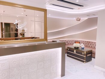 キラキラな店内入り口☆