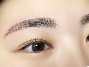 シェリー トウキョウ(Cherie Tokyo)の写真/パリジェンヌブロウリフト【眉毛パーマ&WAX脱毛】¥6,800☆自眉を生かし毛流れ補正！眉毛で変える顔の印象♪