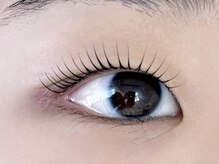 短い目頭もしっかりあげる