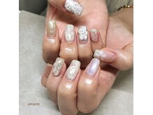 シルニー リム(Silny rim)/アシンメトリーニュアンスネイル