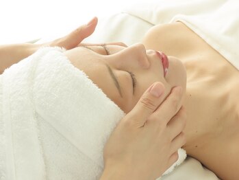 アイリープ(eyeleap)の写真/【今までサロンで効果を感じられなかった方へ】表面ケアではなく、肌土台にアプローチ！史上最高素肌美人☆