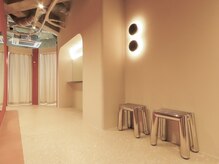 イオレ(IOLE)の雰囲気（iPadで受付終わりましたらイスにおかけになってお待ちください★）