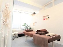 はせがわ堀江整骨院 整体院/清潔感のある施術室