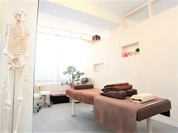 はせがわ堀江整骨院 整体院/清潔感のある施術室