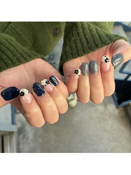 アンジー 辻堂店(Angie)/冬ネイル/ネイビー/お花/アシメ
