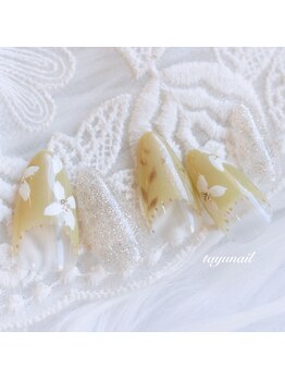 パラジェルフレンチリーフネイル