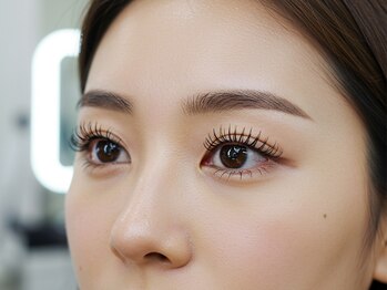スパイス 梅田茶屋町店(Spice)の写真/【大阪梅田/オーガニック眉毛WAX】初回¥3480/まつげパーマ・マツエクSETでメイク時短◎HBL級眉毛パーマも♪