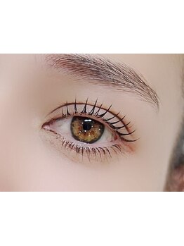 ナチュラル上品な目元にしたい