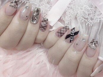 モカ 京橋(moca)/チェック×黒ガーリーネイル