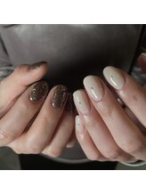 グラウネイル(glaw nail)/ワンカラー＋カラー、スタッズ
