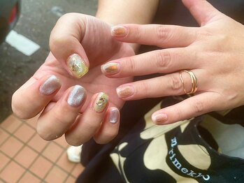 ジーニー(Genie)/Hand.. 左右ちぐはぐnail