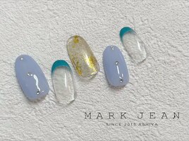 138. ブルー　金箔　ネイル