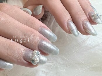 アンガット(angot.)/パールビジュー×氷ネイル
