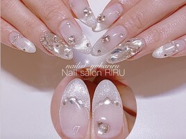 埋め尽くしネイル×ホワイトmag