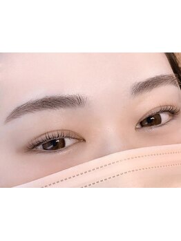 ナチュラル上品な目元にしたい