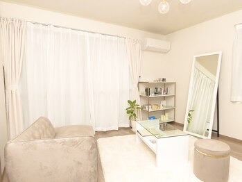 ビビネイル(vivi.NAIL)/１階はエステ、アイルームです