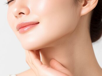 ベルタ(BELTA)の写真/法令線/二重顎/顔たるみケアにヒト幹細胞+エクソソームを浸透導入♪肌細胞の成長促進でシワ/たるみを改善◎