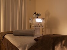 落ち着いた雰囲気の空間でおくつろぎください。