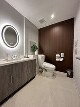 エイチ アンド ビー(H&B)/明るくて綺麗な店内