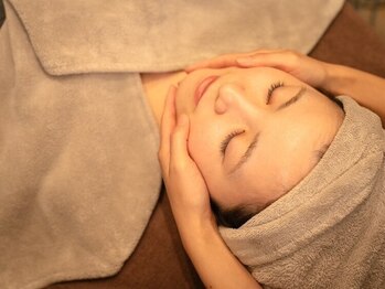 エール(AeLL)の写真/小顔になりたい方へ。丁寧なハンドテクニックでエイジングケアを叶える贅沢なひとときをどうぞ◎