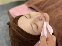 はまの整骨鍼灸院/ピーリング施術風景