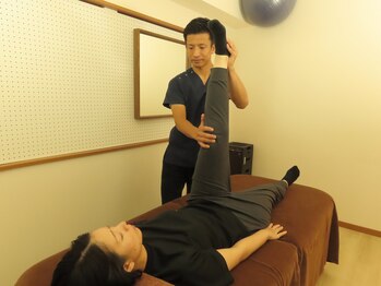 小桜はり灸 整体院 江戸川橋店/腿裏ストレッチ ハムストリング
