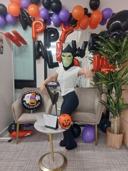 全力ストレッチ 神戸三宮店/ハロウィンを楽しむトレーナー