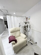 ホワイトニングショップ 姫路店/綺麗な店内◎半個室