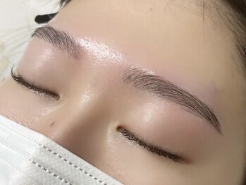 スウィープジュニパー 岡崎店(sweep juniper)の写真/次世代アイブロウ"ハリウッドブロウリフト"はナチュラルで洗練された印象の眉に♪忙しい朝もメイク時短◎