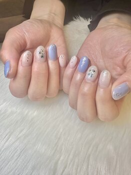 エイネイル(A Nail)の写真/ショートネイルでも映えるデザイン豊富！ワンカラー・カラグラ・フレンチで指先を彩る♪カラー300種以上◎