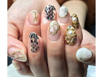 リエル(Riel)/個性派ニュアンスネイル☆オーダ