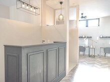 ロザンナ 新越谷 南越谷店(ROSANNA)の雰囲気（広々フットスペースでゆったりとネイルをお楽しみください♪）