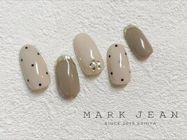 137. ドット　フレンチ　ネイル