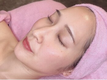 ホワイトラボ 梅田茶屋町(White labo)の写真/【韓国肌管理】レッドショットで、もたつきにアプローチ！キュッと引き締まった小顔印象へ☆