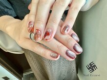 ネイル エミュスト(Nail Emuest)/マグネット×秋ネイル