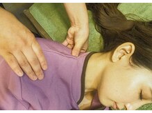 整えーる 練馬店/【9】横向きの施術 1